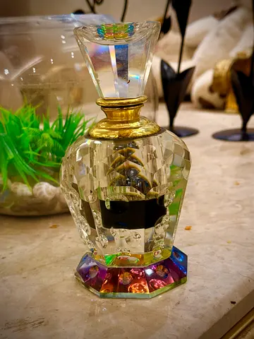 Decorative Cut Glass Perfume Bottle with Rainbow Base with Oud inside