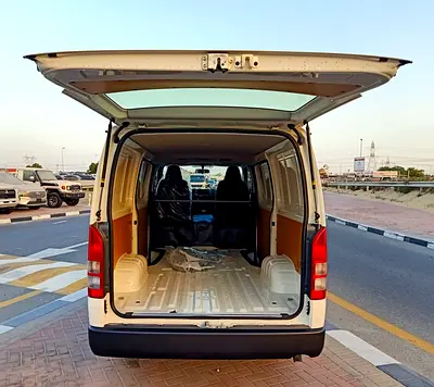 صورة 19 لـ 2026 Toyota HIACE