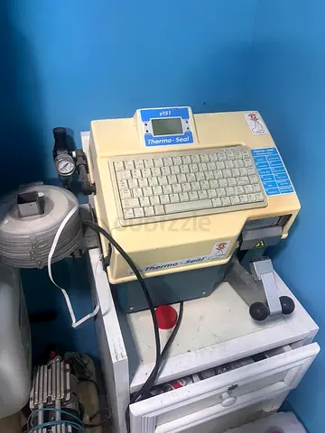 Thermo-Seal Y151 Vacuum Sealer / Packaging Machine - Used