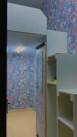 Partition Near Banyas Metro