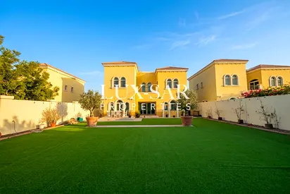 Big Garden | Internal Unit | Steps from the Park