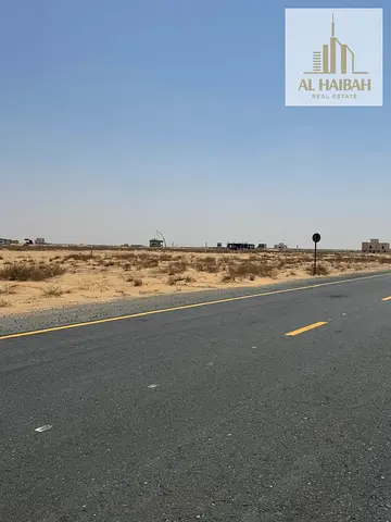 للبيع ارض سكني تجاري تصريح ارضي + 1 مواقف + 3 طابق مميزة جدا تقع على شارع رئيسي