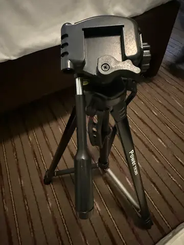 Sturdy camera tripod (Power TR100)