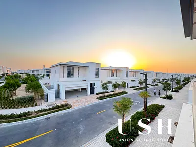 Luxury 4BR Townhouse Single Row | Private Lift | Lagoon & Garden Living | D11, MBR City | Multiple