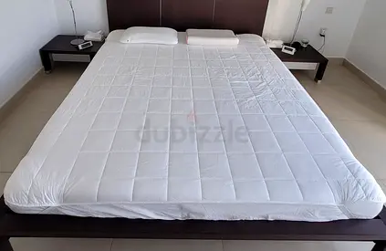 King size wooden bed mattress ( TEMPER )