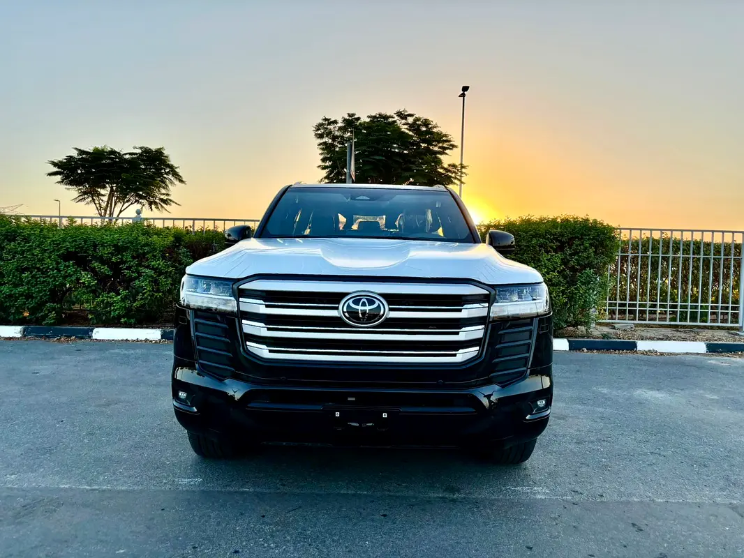 Toyota Land Cruiser 2026 — photo 1 of 18