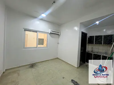 استوديو للايجار السنوى فى منطقه البوطينه - مساحه واسعه وممتازه - موقع مميز واستراتيجى - صيانه كامله جديده ومجانيه - استلام فورى - عرض على 12 شيك