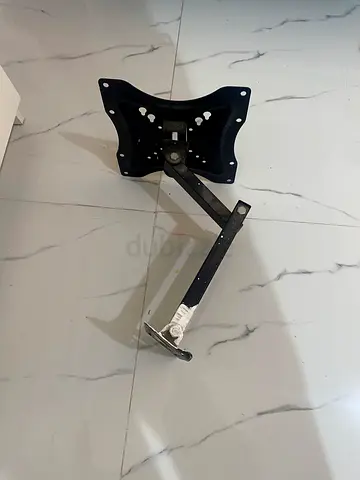 قاعده تلفزيون جداريه