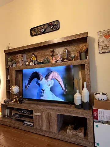 TV Unit / Entertainment Cabinet – AED 550