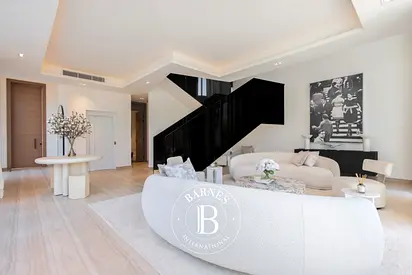 Lagoon and Park view | Front Row | Corner Unit