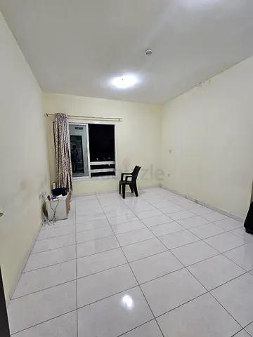 Private room available for rent along with washroom with kitchen in al barsha
