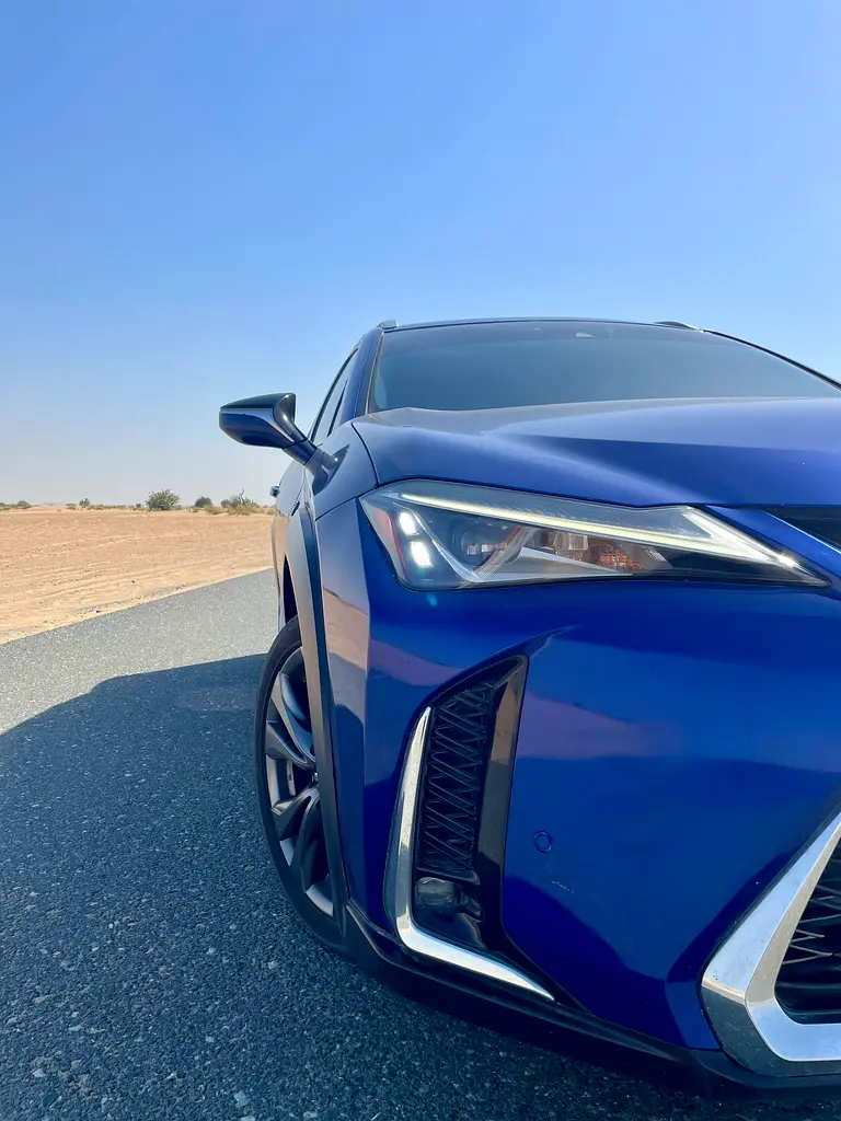 Lexus UX-Series 2020 — photo 1 of 14