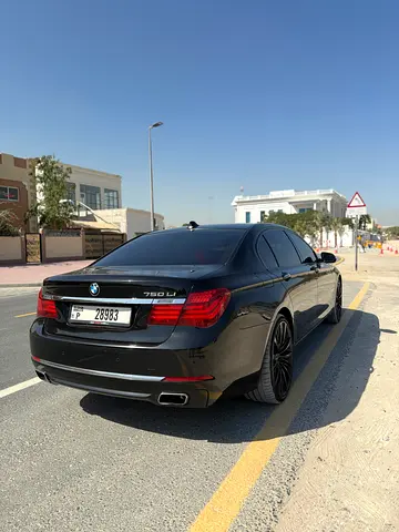 BMW 7-Series 750Li Luxury PEARL EDITION 2015 GCC Specs - Pristine Condition