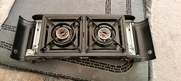 Portable double-burner gas stove - still like brand new