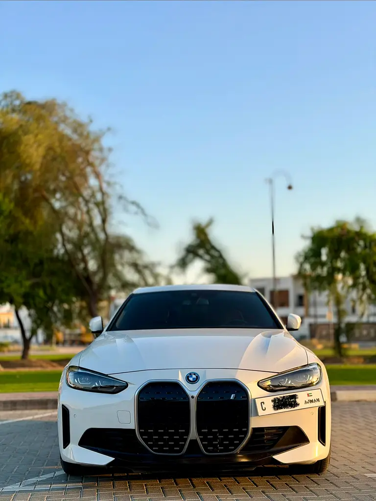 BMW i4 2024 — photo 1 of 10