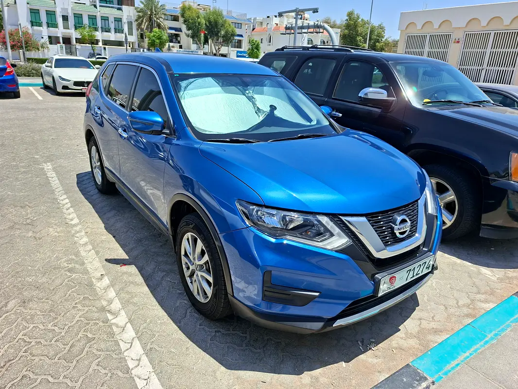 Nissan X-Trail 2018 — photo 1 of 5