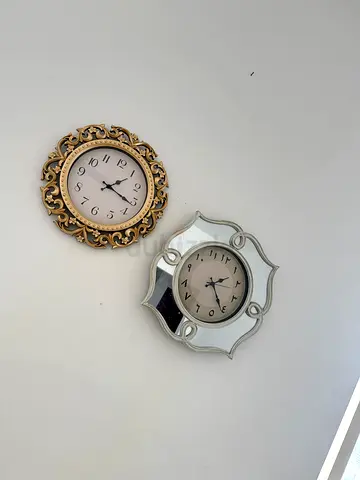 Decorative Wall Clocks Set