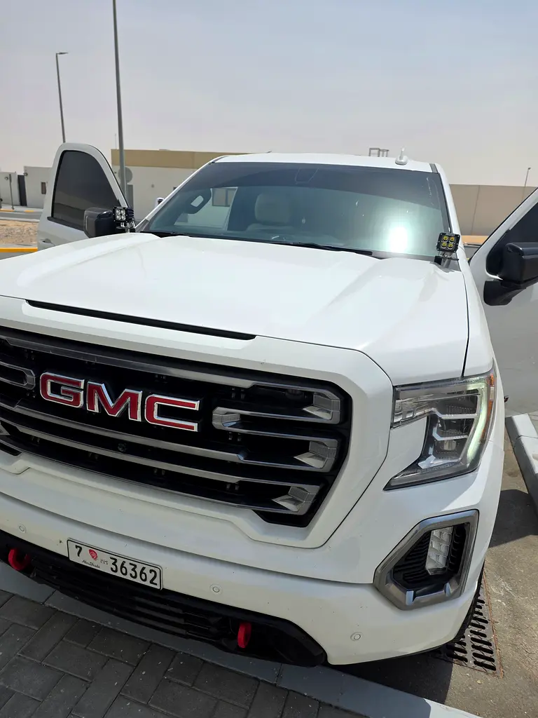 GMC Sierra 2021 — photo 1 of 11