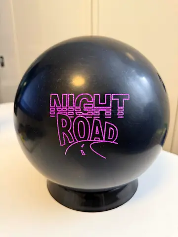 Second handed bowling ball_Night Road_Storm_15 lb