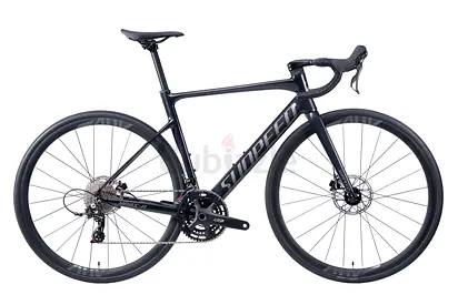 Used lightweight carbon road bike - size medium, disc brakes