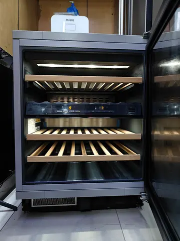 Miele Built-in Wine Cooler Fridge with Wooden Shelves - Good Working Condition