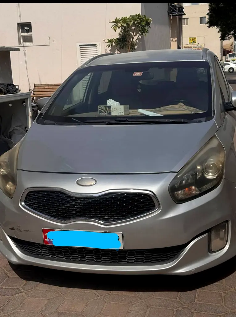 Kia Carens 2014 — photo 1 of 5