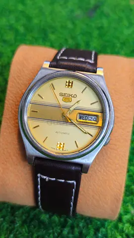 Vintage Seiko 5 Automatic 7009 Caliber 21-Jewels Japan made Mens watch (Used)
NO BOX NO PAPER