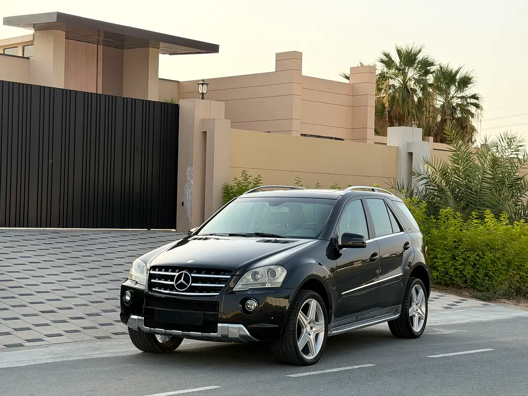 Mercedes-Benz M-Class 2011 — photo 1 of 16