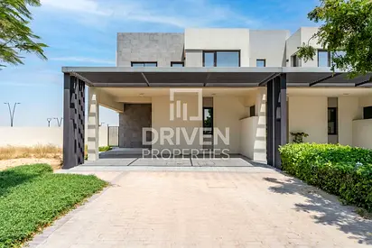 Large Layout Villa | Single Row | Vacant