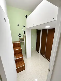 Neat partition rooms available