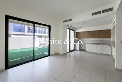 Vacant | Multiple Cheques | Near Amenities