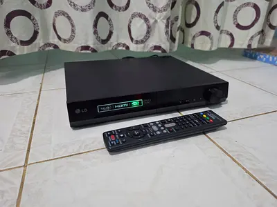 Lg 5.1ch (Bluetooth) Home Theatre Player only with Remote control in excellent working condition