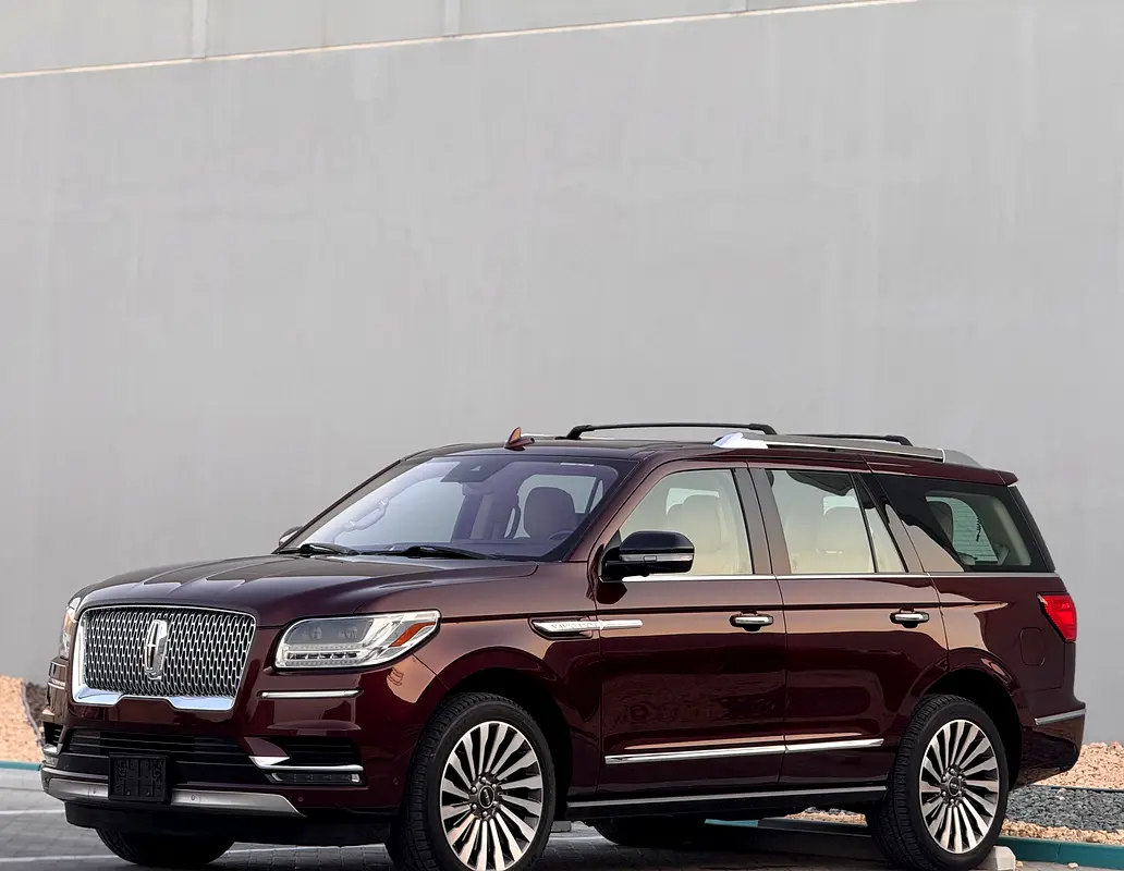 Lincoln Navigator 2019 — photo 1 of 20