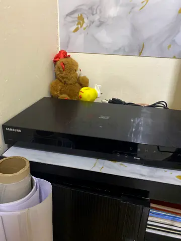 Samsung DVD Player (standalone) with LG 5.1 speakers. Working in good condition.