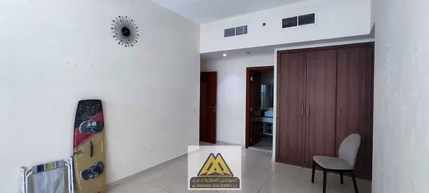 للبيع غرفه وصاله \بلكونه \ مساحه كبيره \2 حمام \بالطابق 3 \خزائن بالحائط