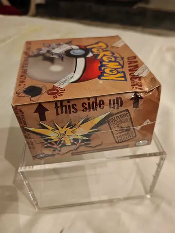 1st Edition Pokémon Fossil Booster Box factory sealed