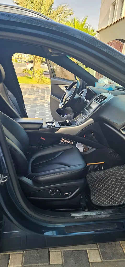 Lincoln MKX 2016 — photo 1 of 8