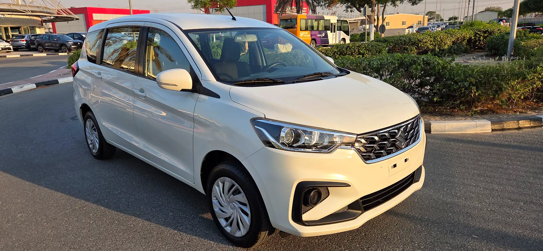 Suzuki Ertiga 2023 — photo 1 of 20