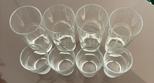 Set of 8 clear glass tumblers and drinking glasses