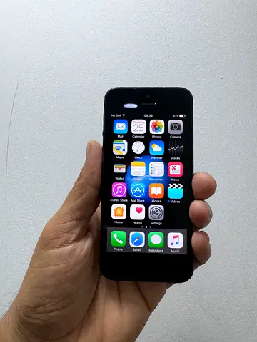 Apple I phone 5 old school