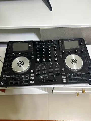 Used Dj deck for display only