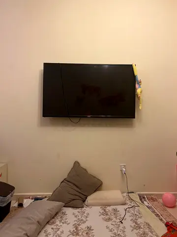 32-43 inch Wall Mounted Flat Screen TV - Good Working Condition