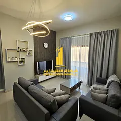 First occupancy, luxurious and elegant one-bedroom apartment, fully furnished with brand new, high-e