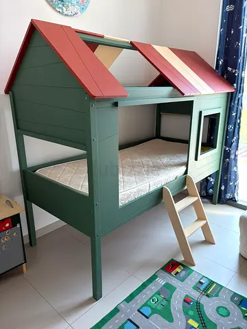Kids House-Style Loft Bed with Ladder - Green Wooden Frame