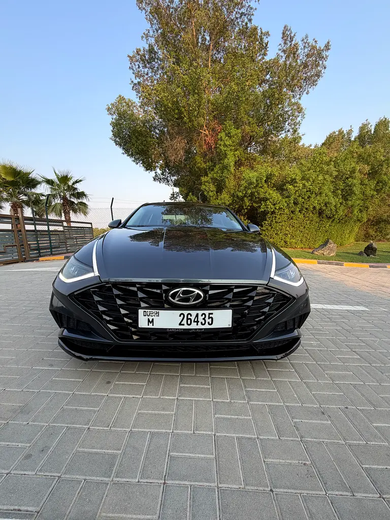 Hyundai Sonata 2023 — photo 1 of 16