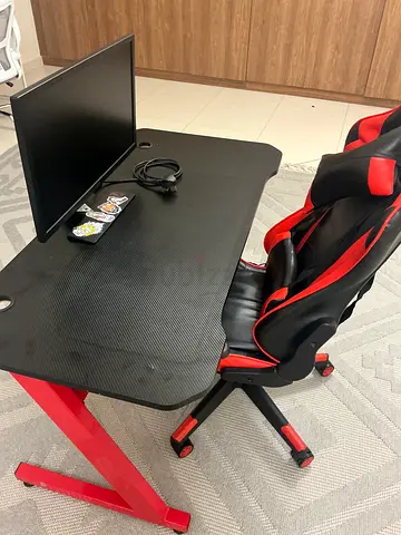 Gaming desk and racing-style gaming chair set - black/red, good condition monitor