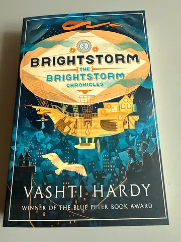 Brightstorm (Brightstorm Chronicles) by Vashti Hardy - Paperback