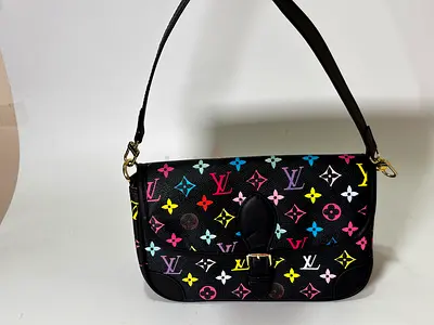 Handbag for women REAL 5 dirhams !!