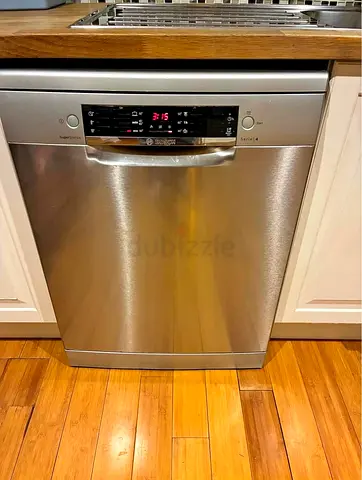 Free delivery Bosch series 4 digital 3 rack dishwasher - good working condition