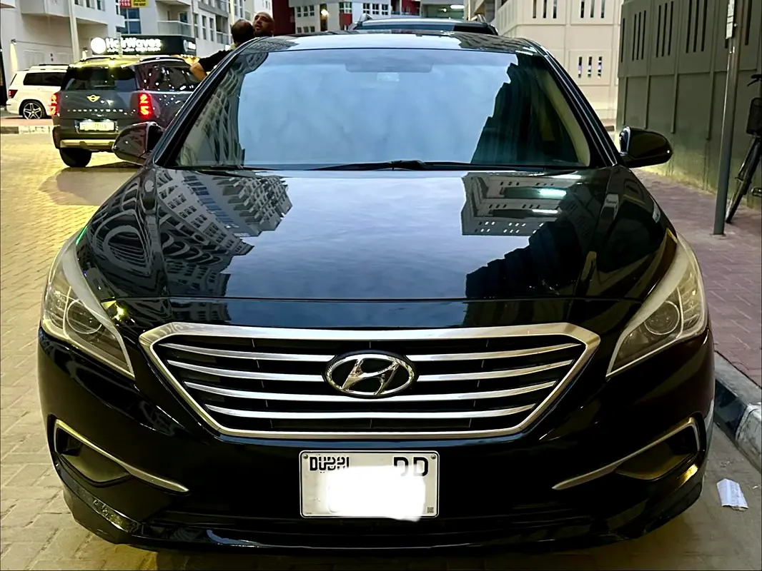 Hyundai Sonata 2016 — photo 1 of 6